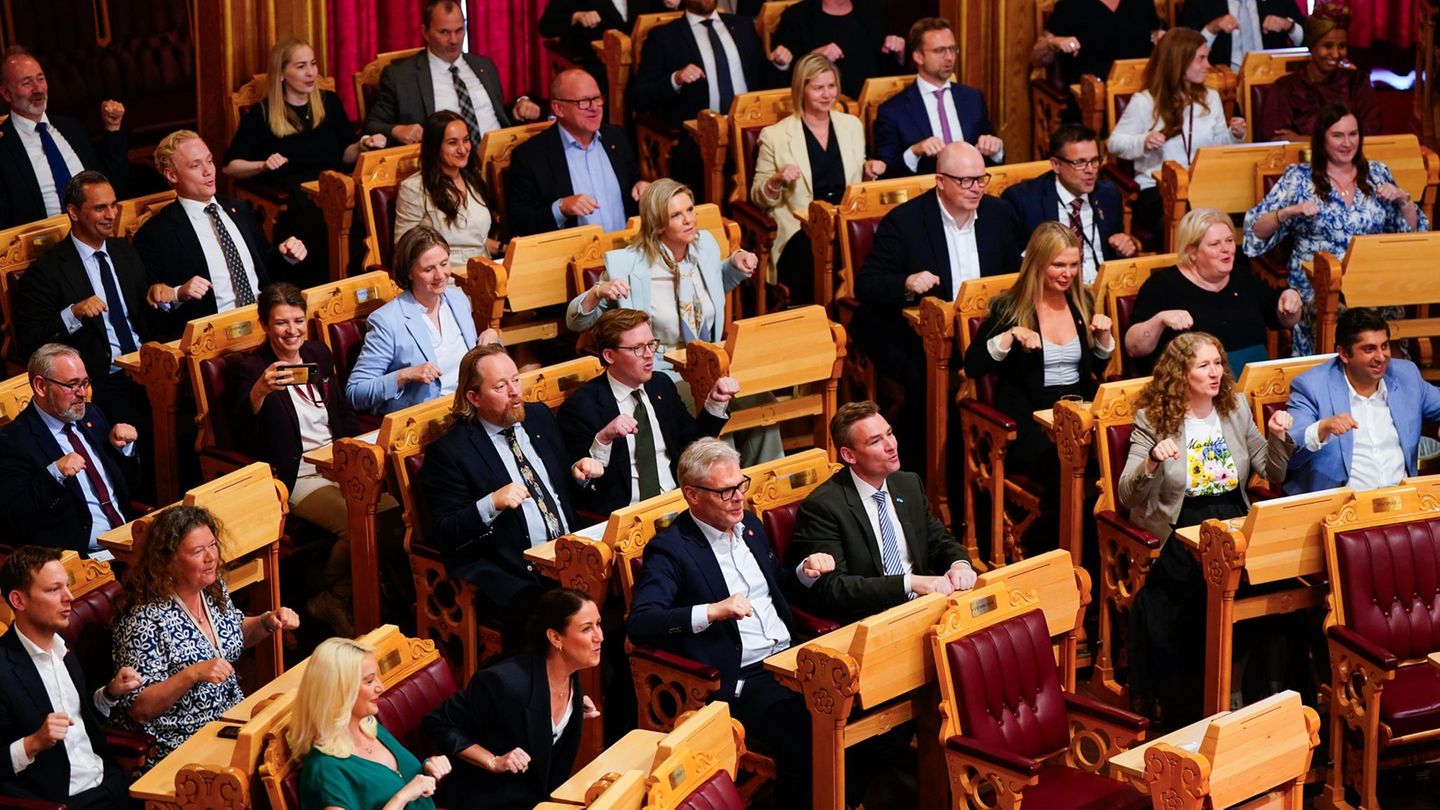 Norwegen: Parlament feiert Nationalteam mit viralen WM-Jubel – „Ro! Ro! Ro!“