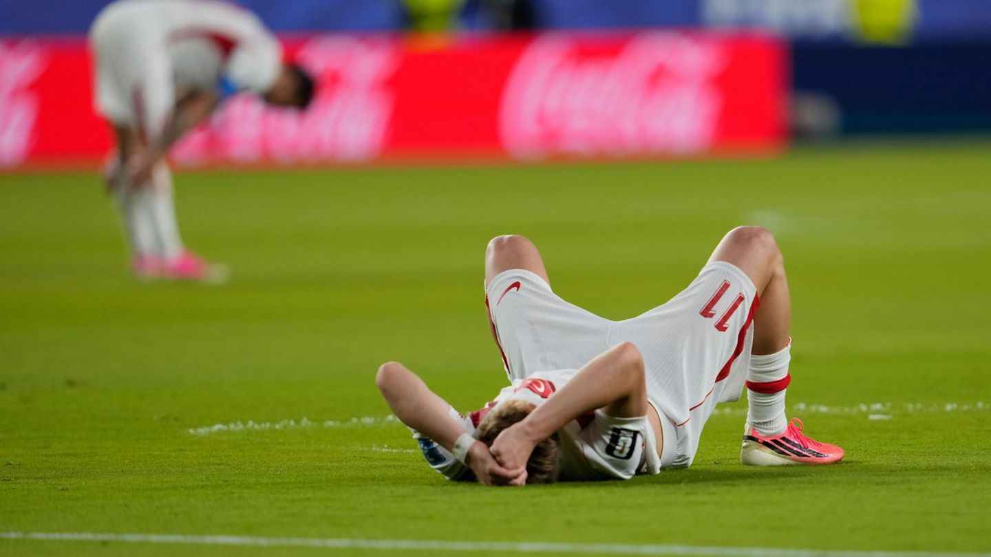 Newsblog zur Fußball-WM: Türkei fliegt raus – neue Rote-Karte-Regel kommt erstmals zur Anwendung