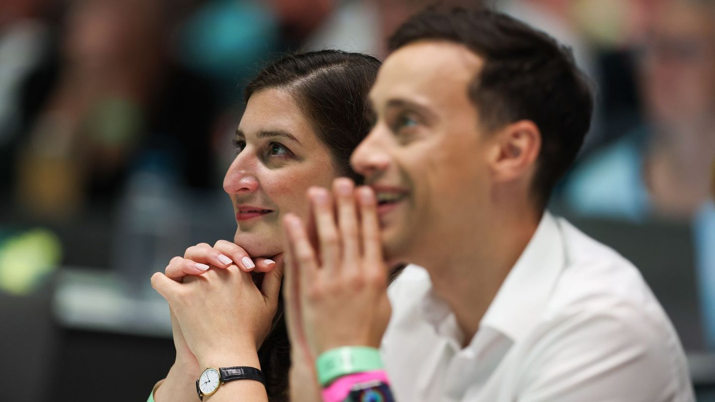 Wahlparteitag: Zeybek und Achtermeyer bleiben Spitzen-Duo der NRW-Grünen