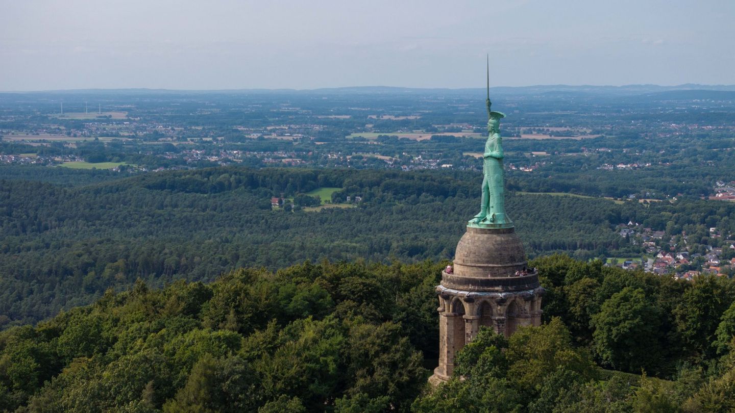 Polizeieinsatz: Rechtsextreme besetzen Hermannsdenkmal