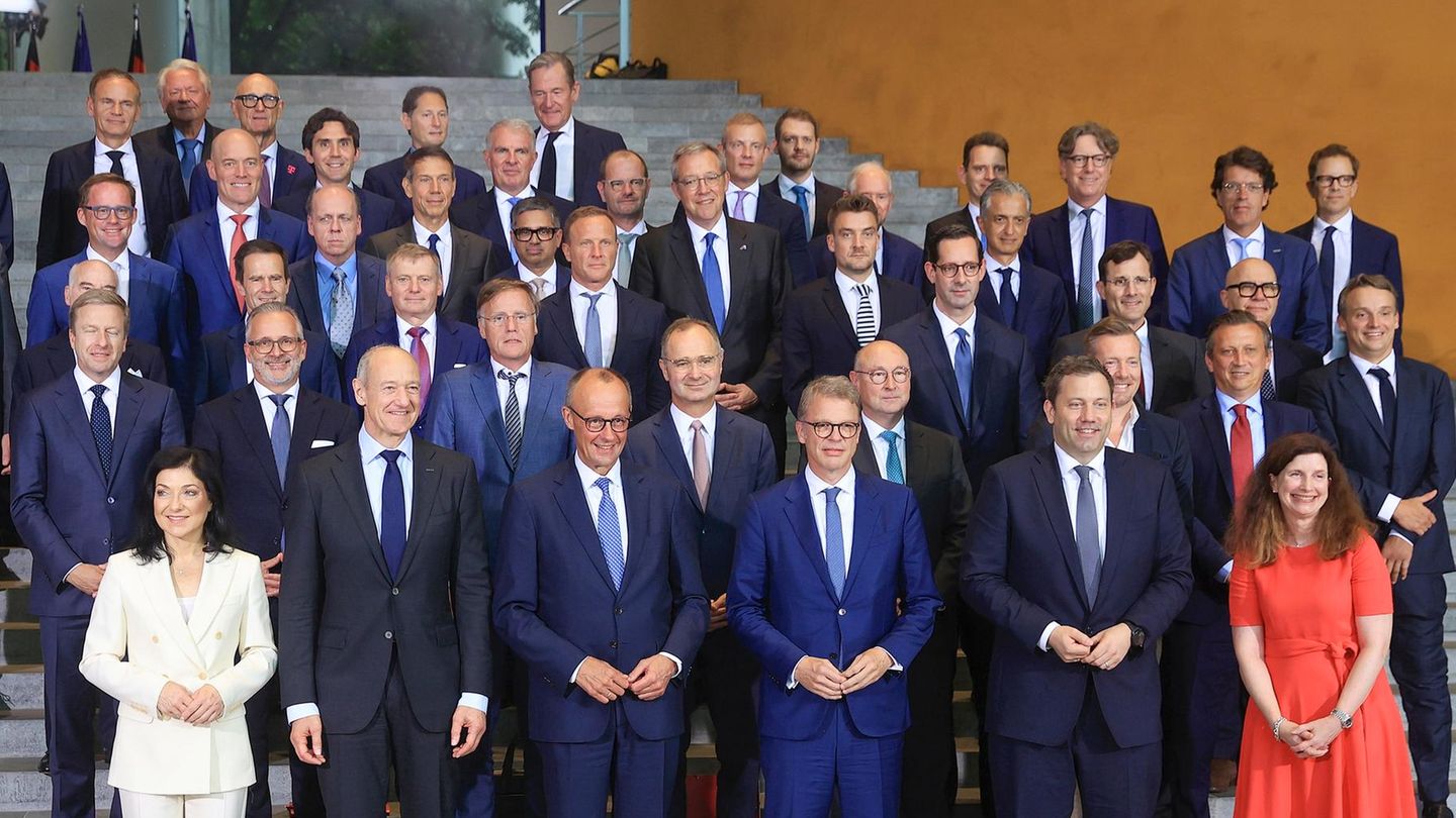 Invest in Germany: Was ist aus der Investitionsoffensive von Kanzler Merz geworden?