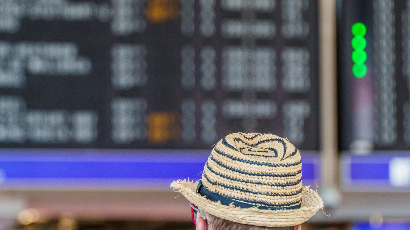 Langwierige Kontrollen: Frankfurter Flughafen rät zu frühzeitiger Anreise