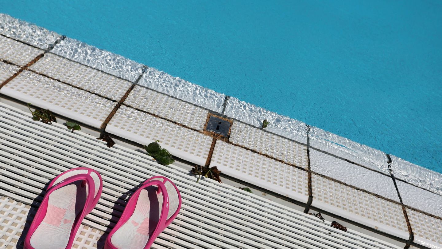 Zwei Fälle an einem Tag: Männer sollen Mädchen in Freibad belästigt haben
