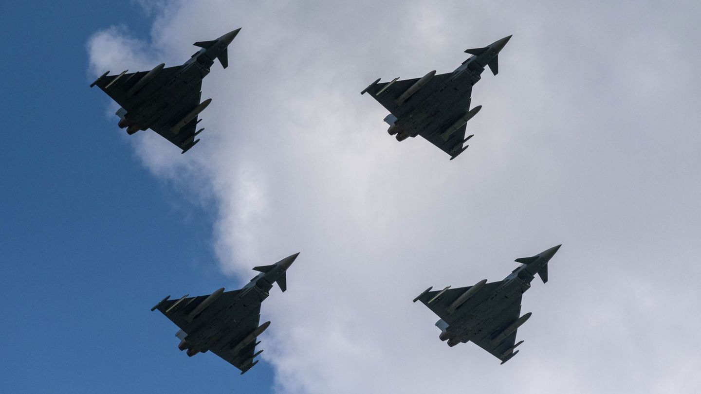 Unabhängigkeitstag der USA: Kampfjets aus USA und Deutschland fliegen über Berlin