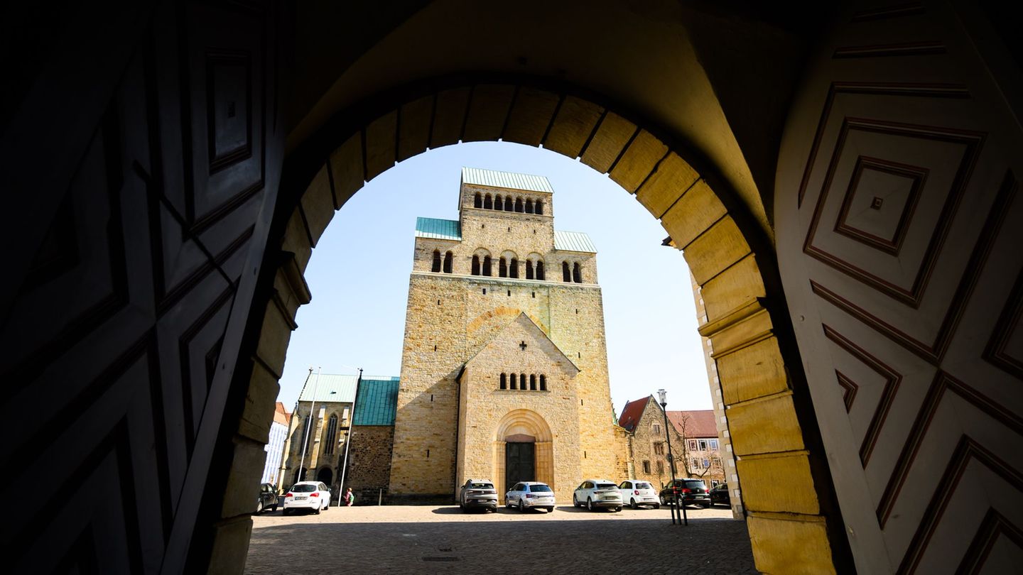 Sexualisierte Gewalt: Bistum Hildesheim sucht Zeugen zu Missbrauchsvorwürfen