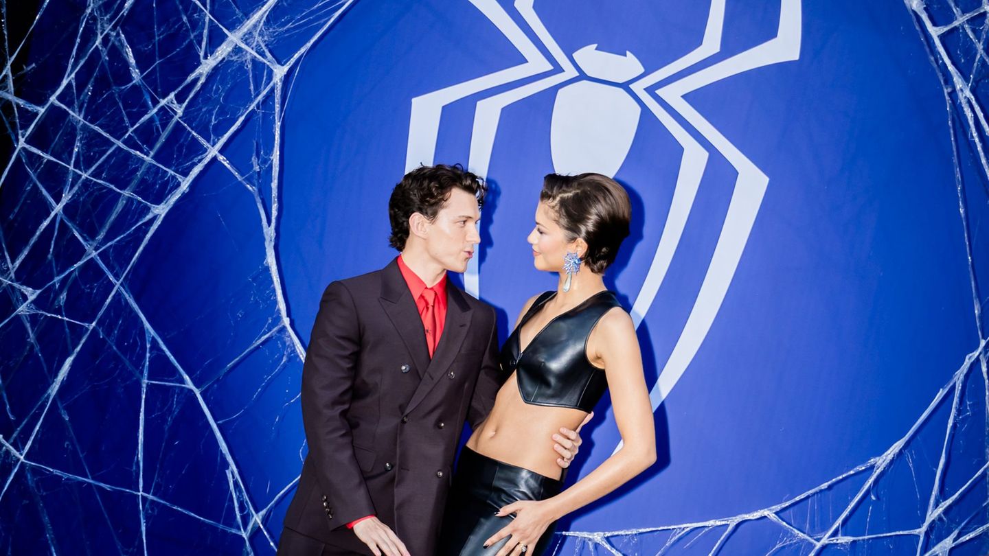 Leute: Tausende Fans feiern Tom Holland und Zendaya in Berlin