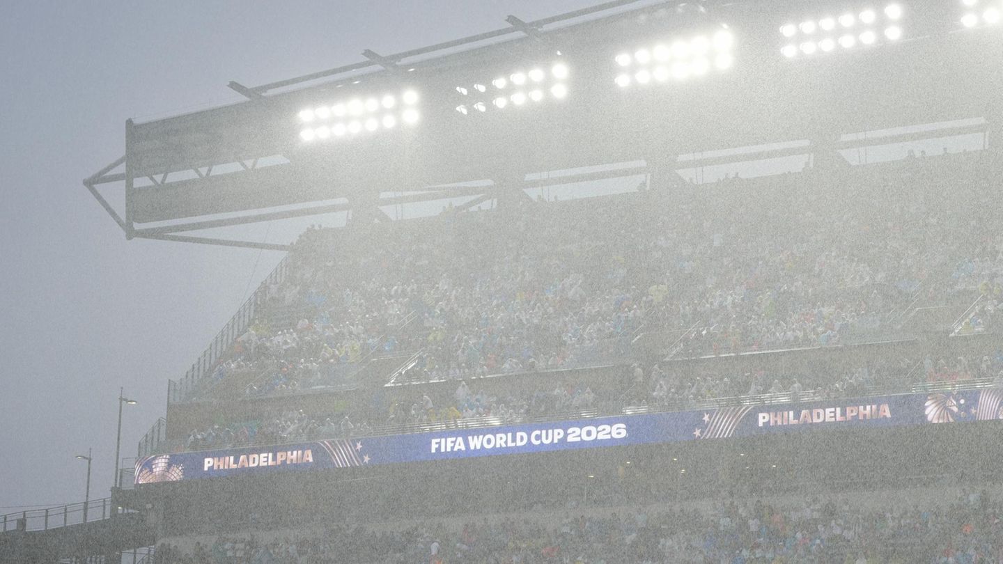 Newsblog zur Fußball-WM: Unwetter in Philadelphia – Fans sollen ihre Plätze verlassen