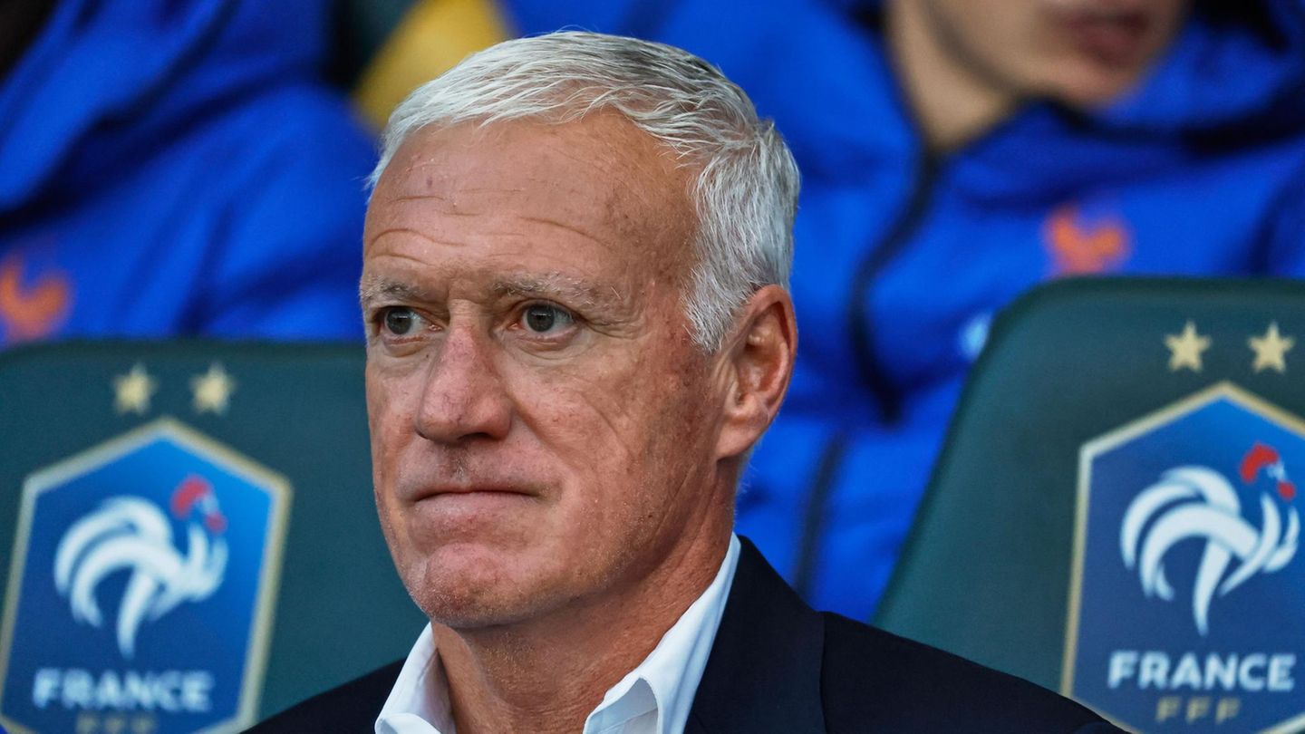 Newsblog zur Fußball-WM: Frankreichs Trainer Deschamps reist ab