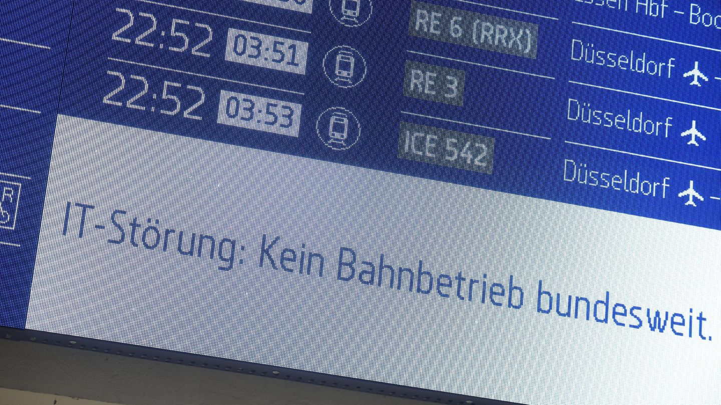 Bundesweit kein Zugverkehr: Bahn: Ursache für bundesweite Störung identifiziert