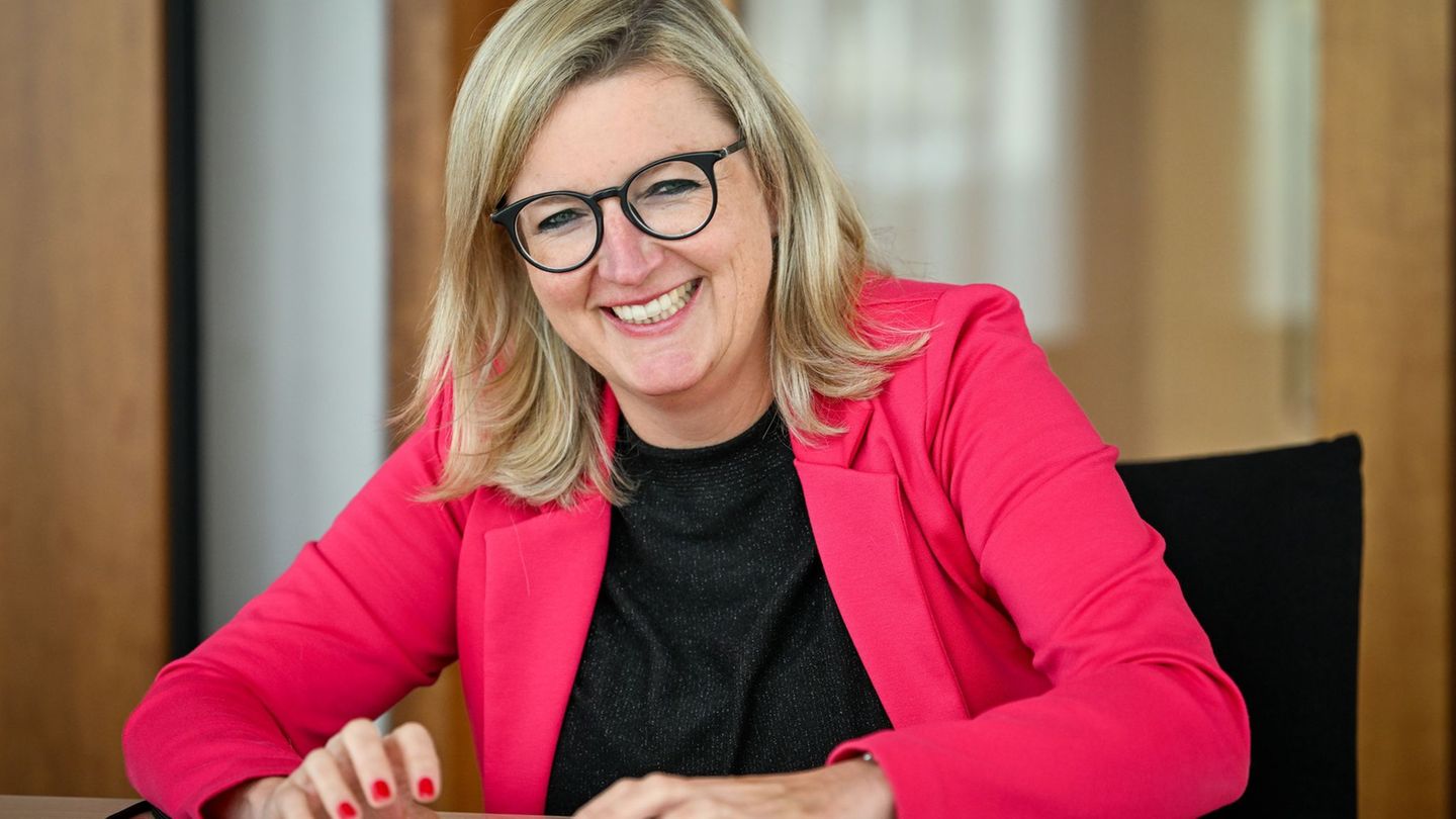 Bayerin in Brandenburg: CSU-Ministerin bremst Dialekt und vermisst bayerische Brezn
