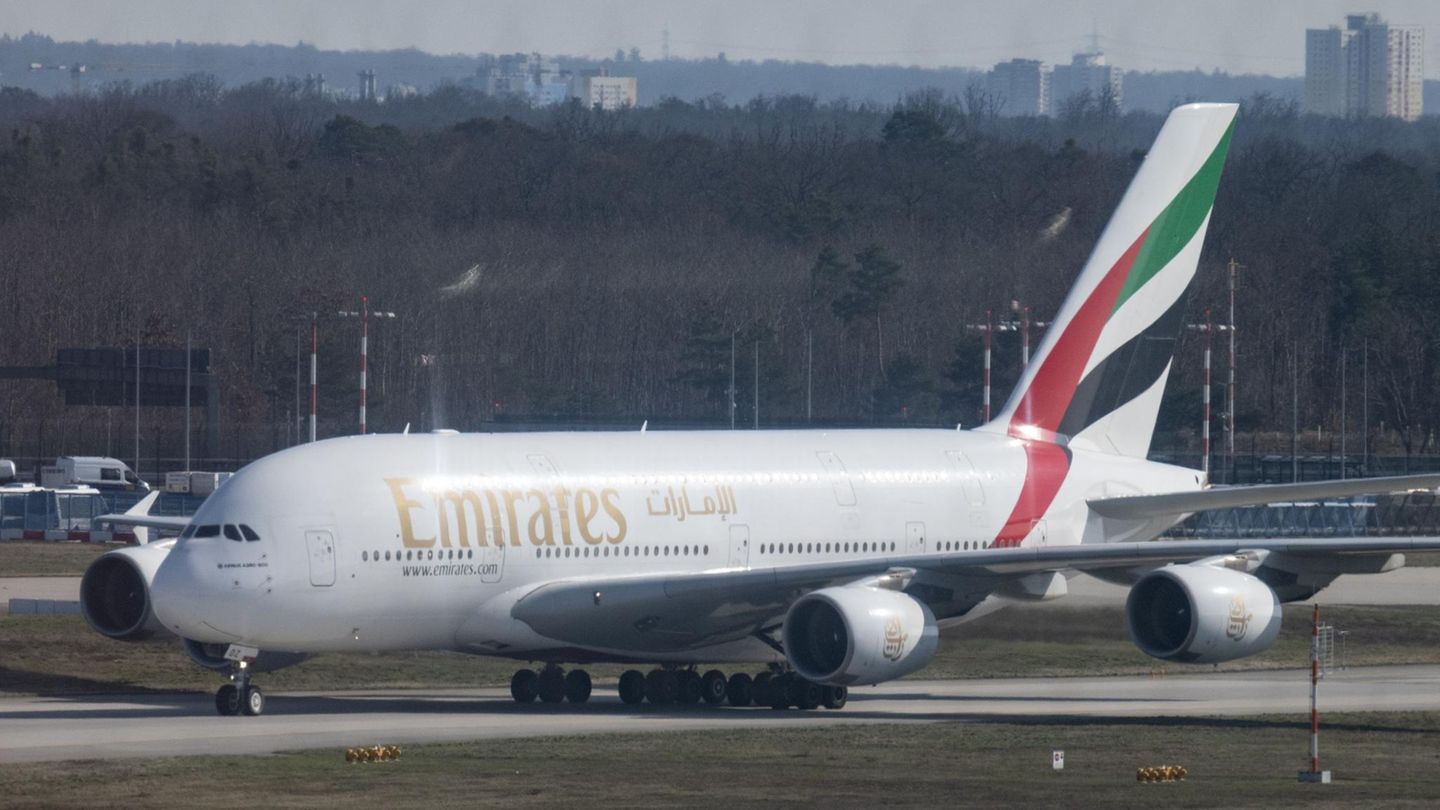 Airbus: Risse in A380-Flügeln: Luftfahrtbehörde ordnet Untersuchung an