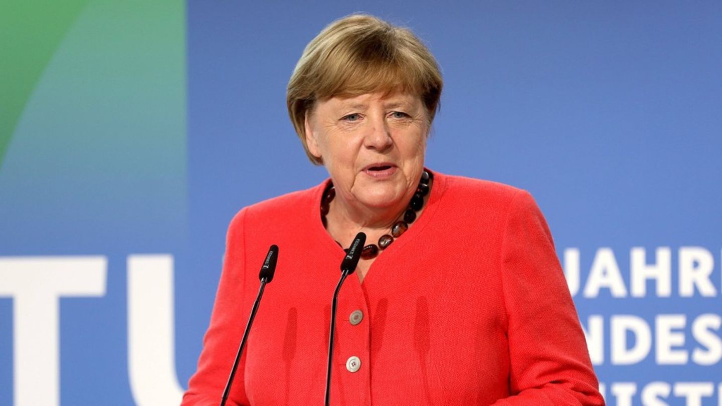 Angela Merkel: Altkanzlerin zieht als Porträt ins Kanzleramt
