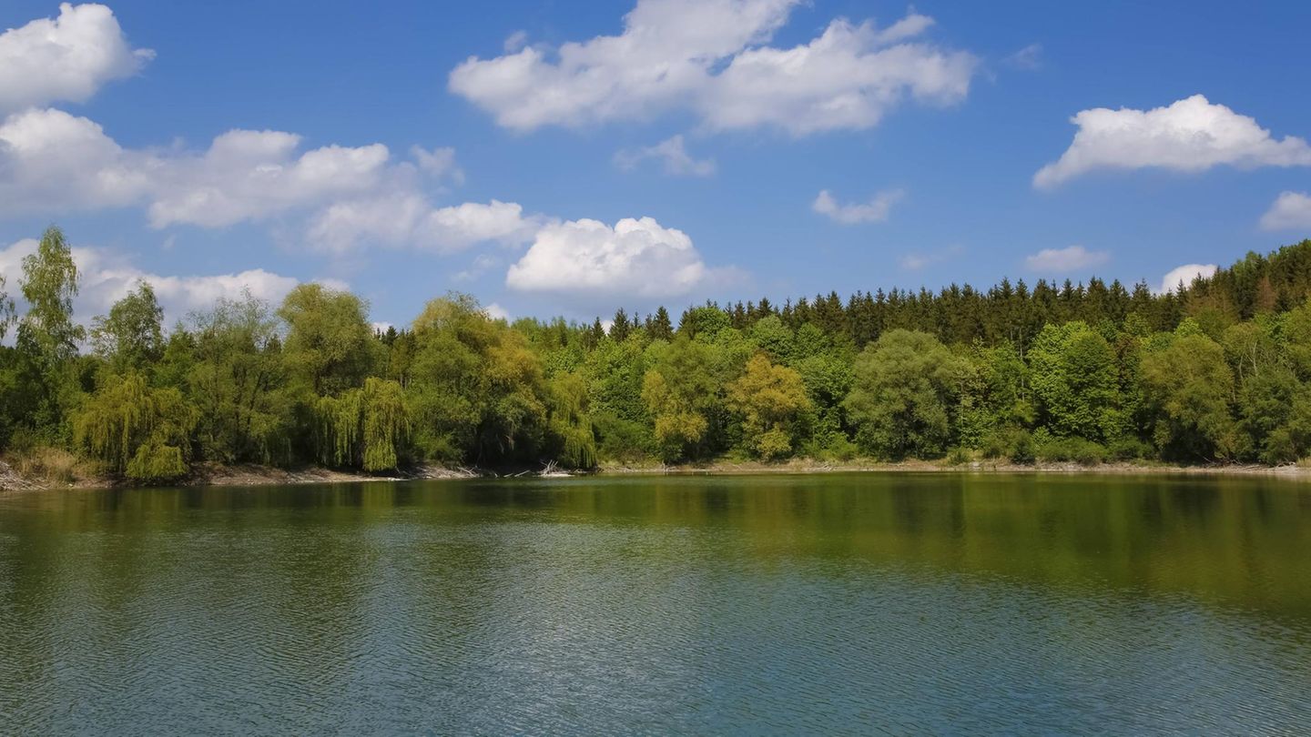 Baden-Württemberg: „Fragwürdige Form der Wassergymnastik“: Polizei beendet Liebesspiel in Baggersee