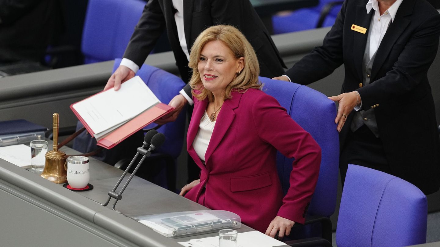 Bundestag: Promi-Besuch im Parlament: Pilawa schaut bei Klöckner vorbei