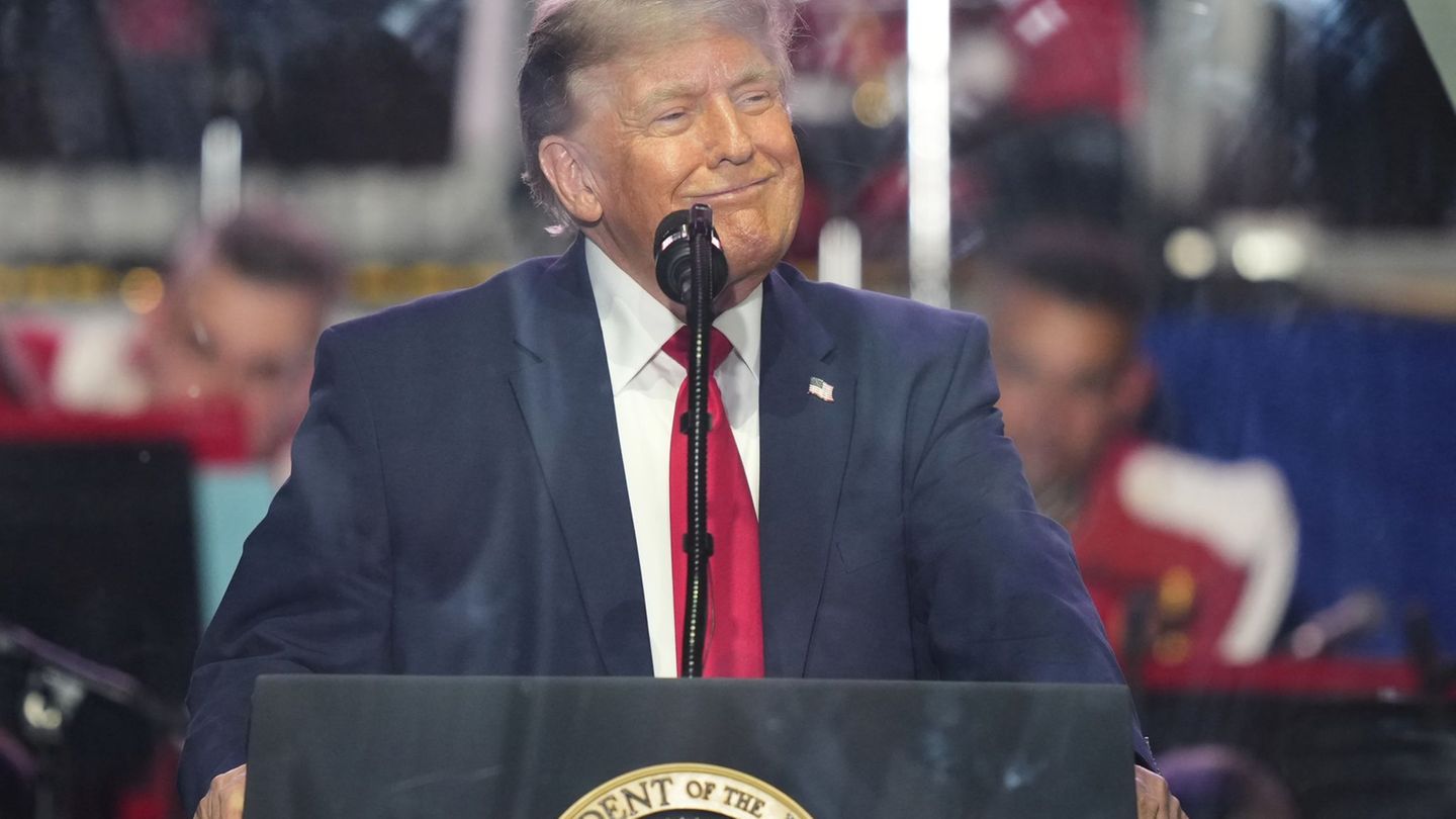 Feier zu 250 Jahren USA: Trump eröffnet US-Jubiläumsfeiern mit Selbstlob