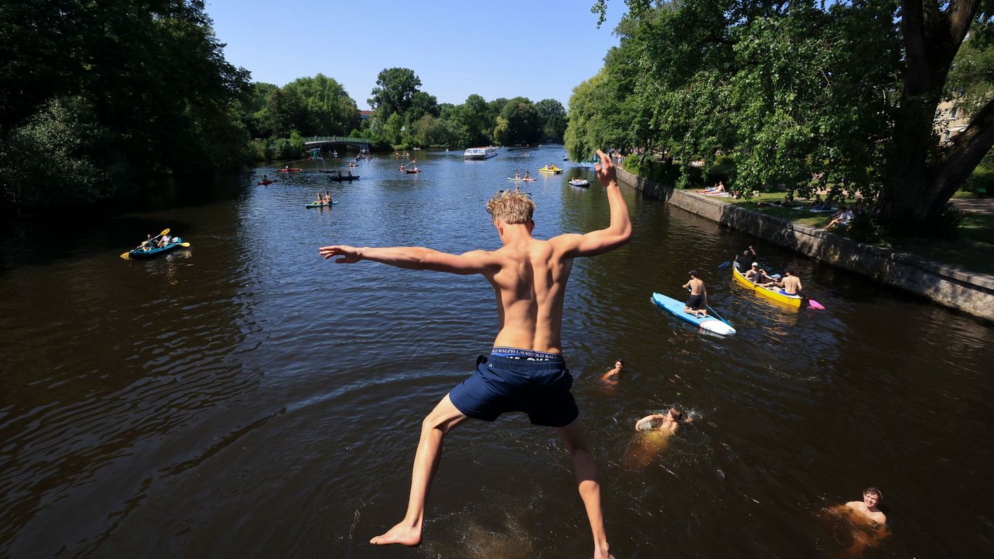 Hitze in Hamburg: Behörde warnt vor Waldbrandgefahr und Baden in der Elbe