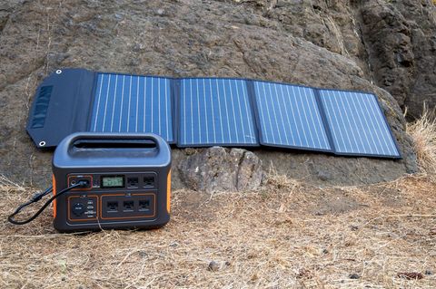 Amazon hat eine Powerstation mit Solarmodul von Jackery am Prime Day besonders günstig im Angebot