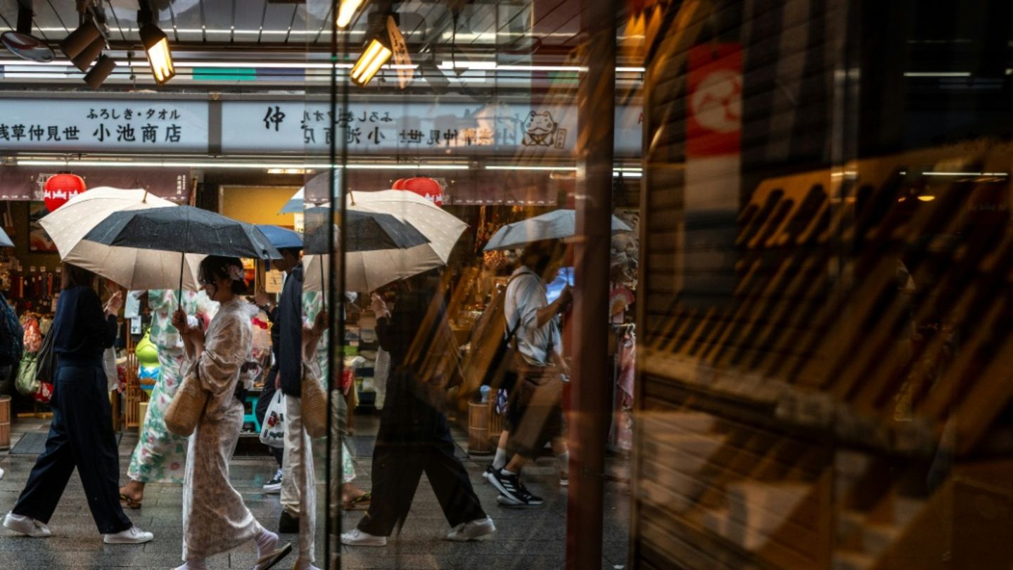 Zwei Stürme im Anmarsch: Mehr als hundert Flüge in Japan gestrichen
