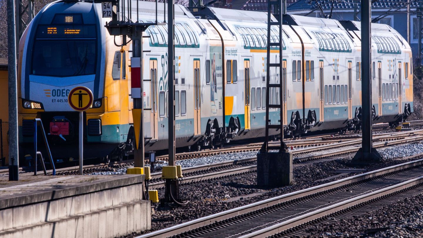 Vorsichtsmaßnahme: Regionalbahn-Stopps entfallen am Wochenende hitzebedingt