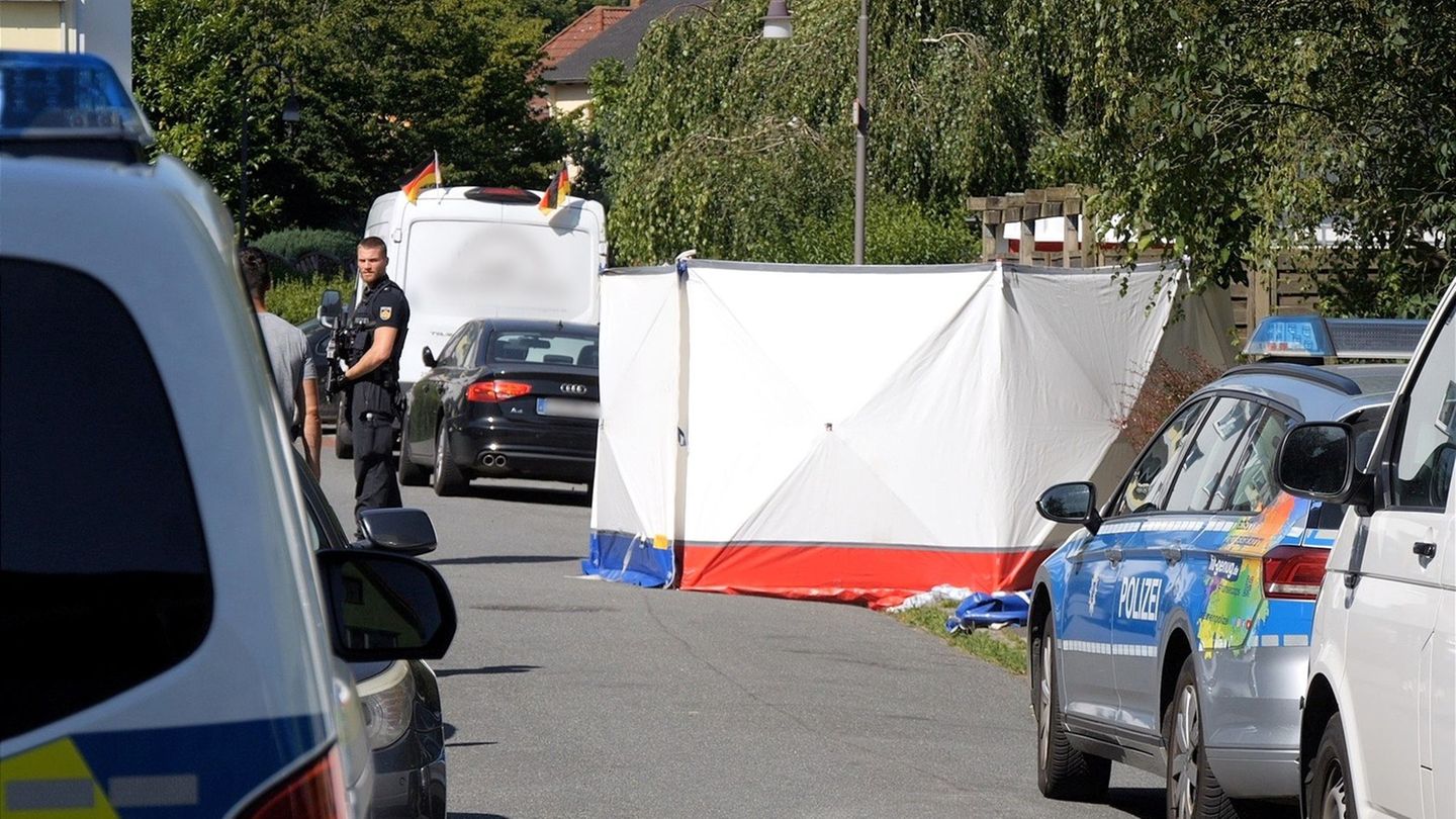 Kriminalität: Bluttat in Bremen - Zwei Leichen, ein Täter auf der Flucht
