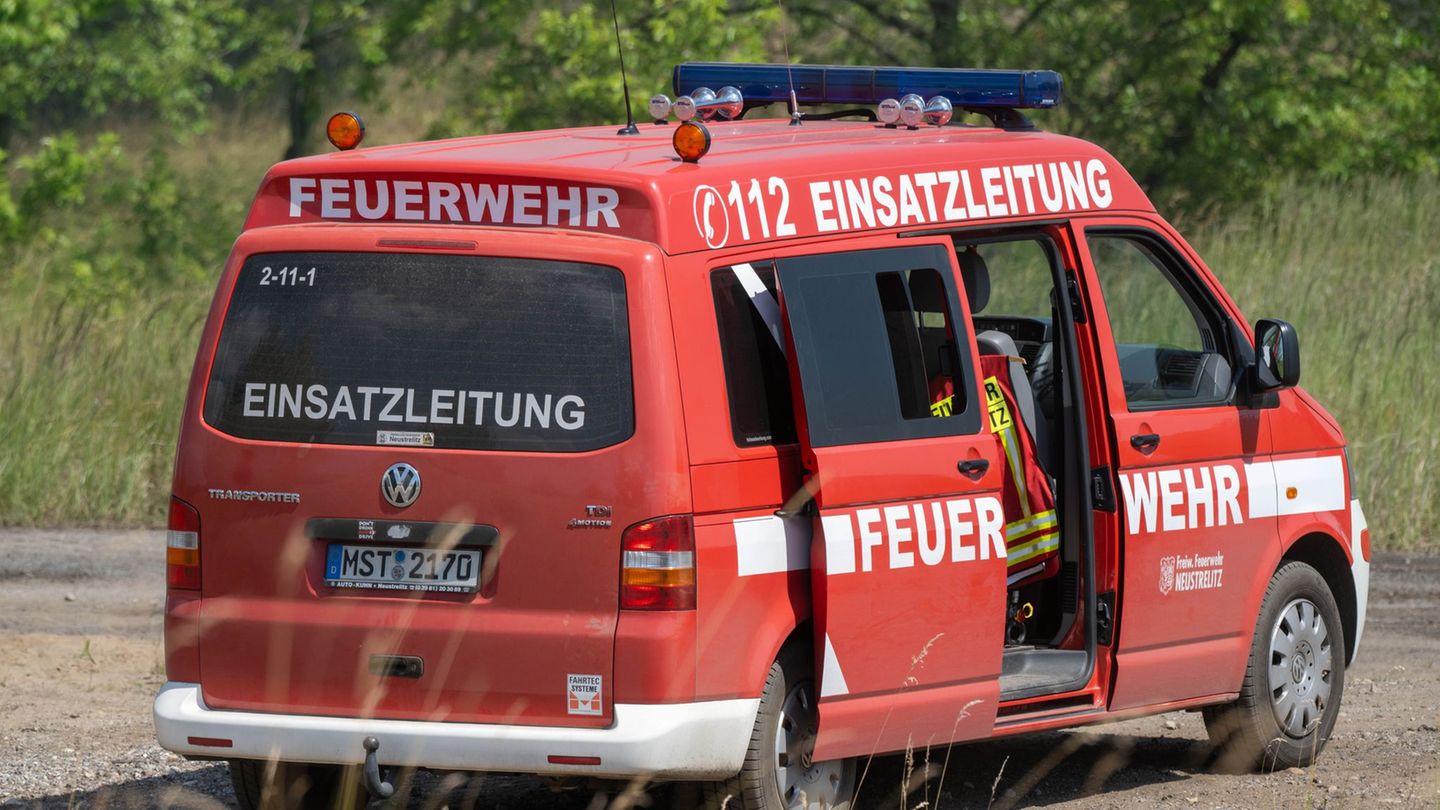 Mecklenburg-Vorpommern: Zuletzt etwas Entspannung bei Großbrand bei Neustrelitz