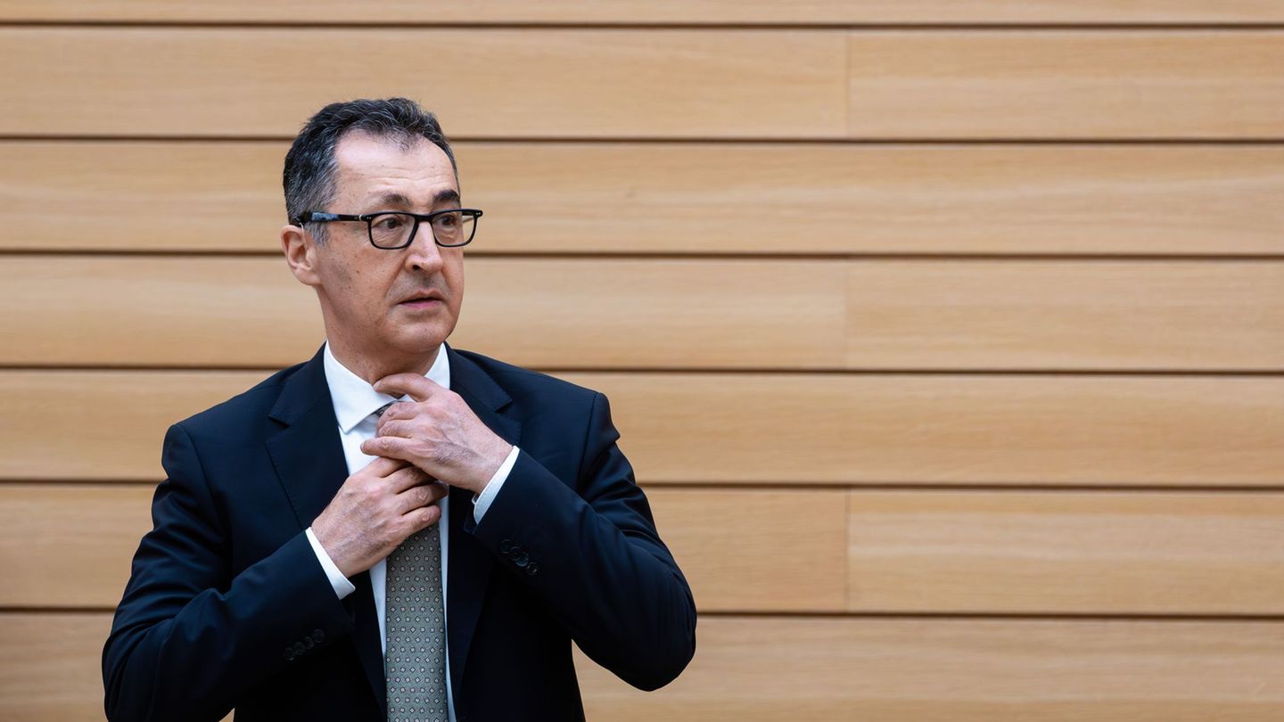 Ministerpräsident: Özdemir: Stapel Krawatten von Kretschmann geschenkt bekommen