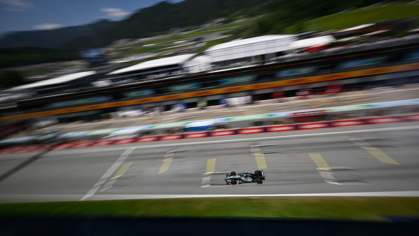 Grand Prix in Spielberg: Russell startet von Platz eins - Unfall von Verstappen