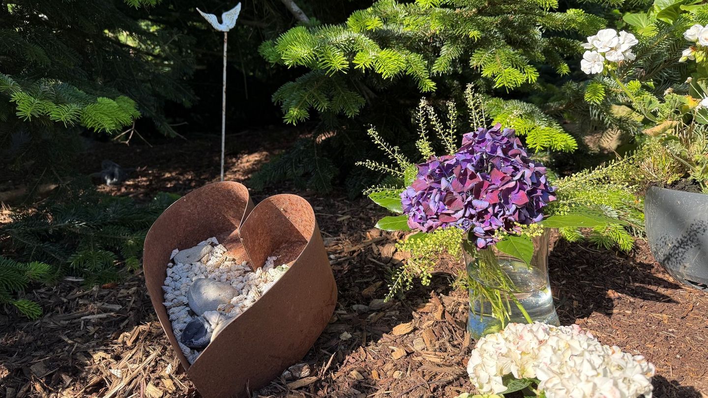 Neue Bestattungsform: Tote Eltern im Garten - „Es fühlt sich gut und richtig an“