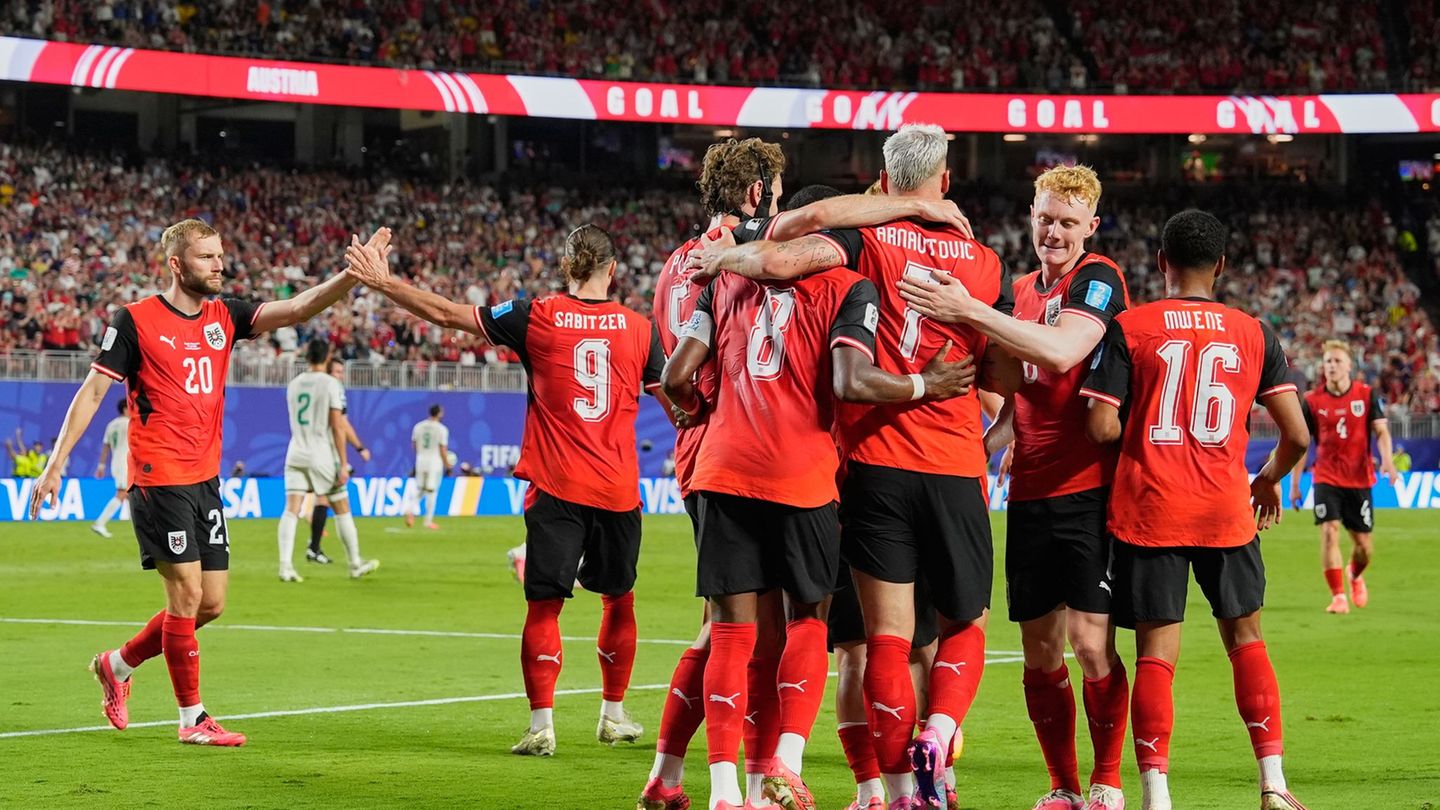 Fußball-WM: „Noch nie erlebt“: Österreich und Algerien nach 3:3 weiter
