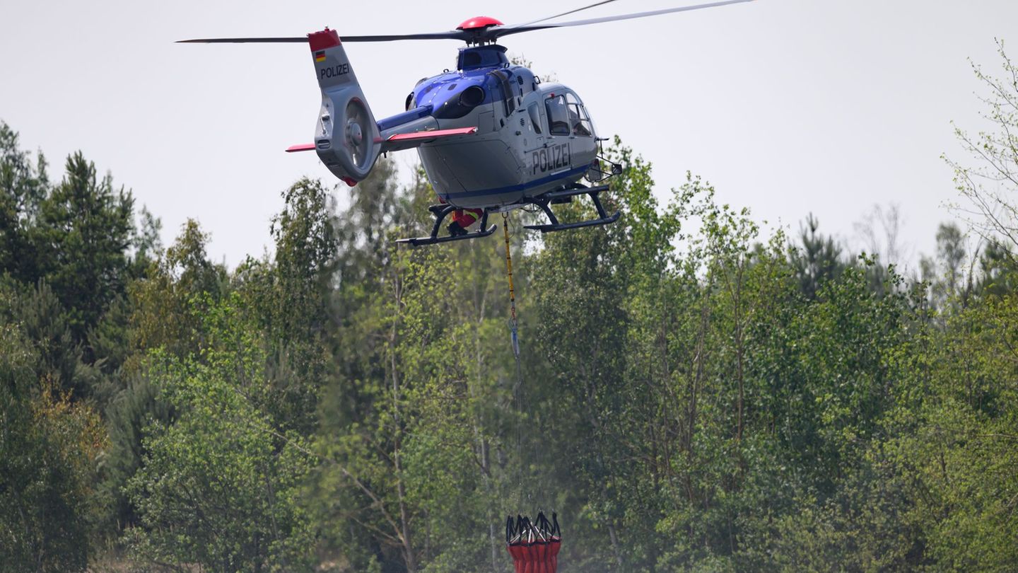 Waldbrand: Gohrischheide: Zweiter Hubschrauber gibt Hoffnung