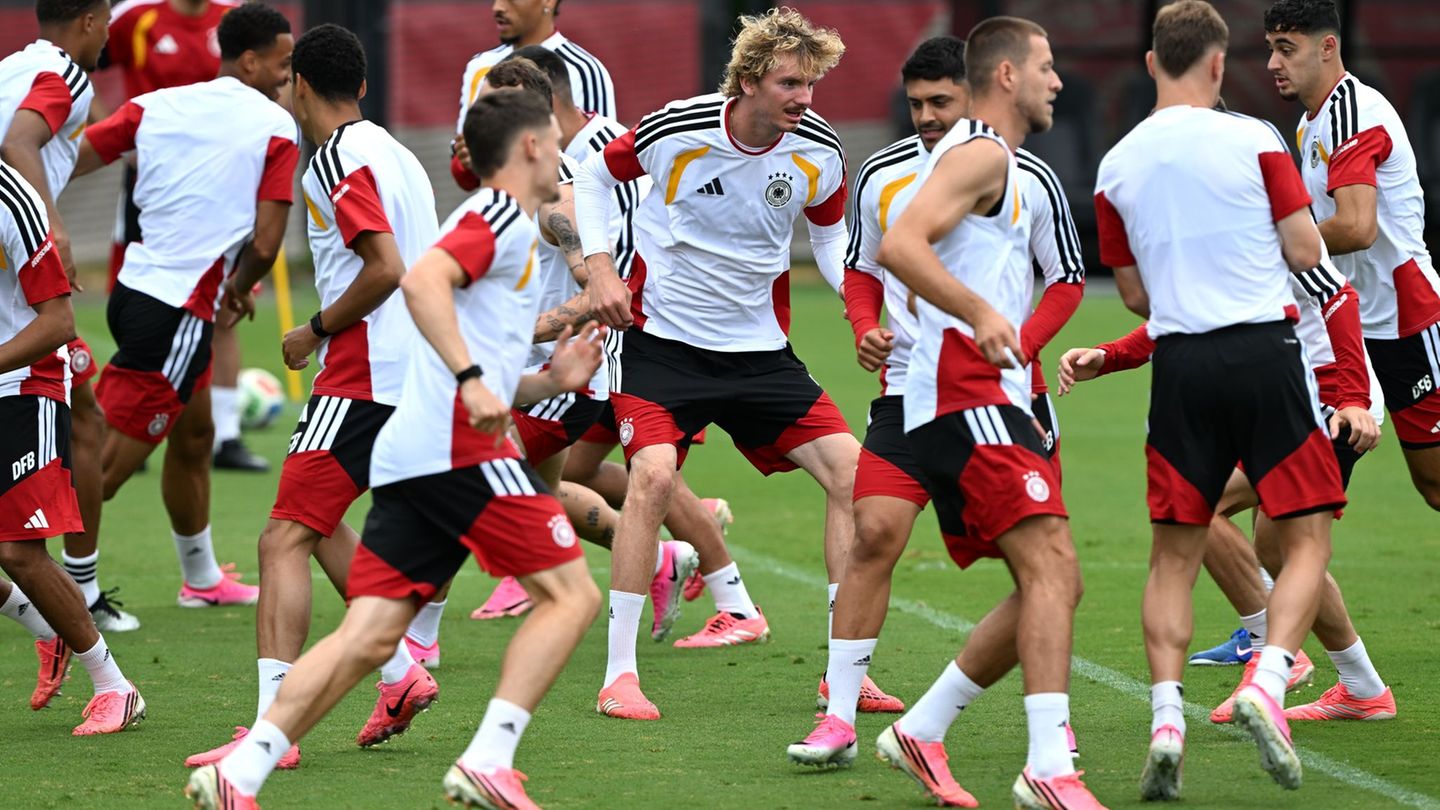 Fußball-Nationalmannschaft: „Messer am Hals“: Paraguay-Plan mit Gerangel im Mittelkreis
