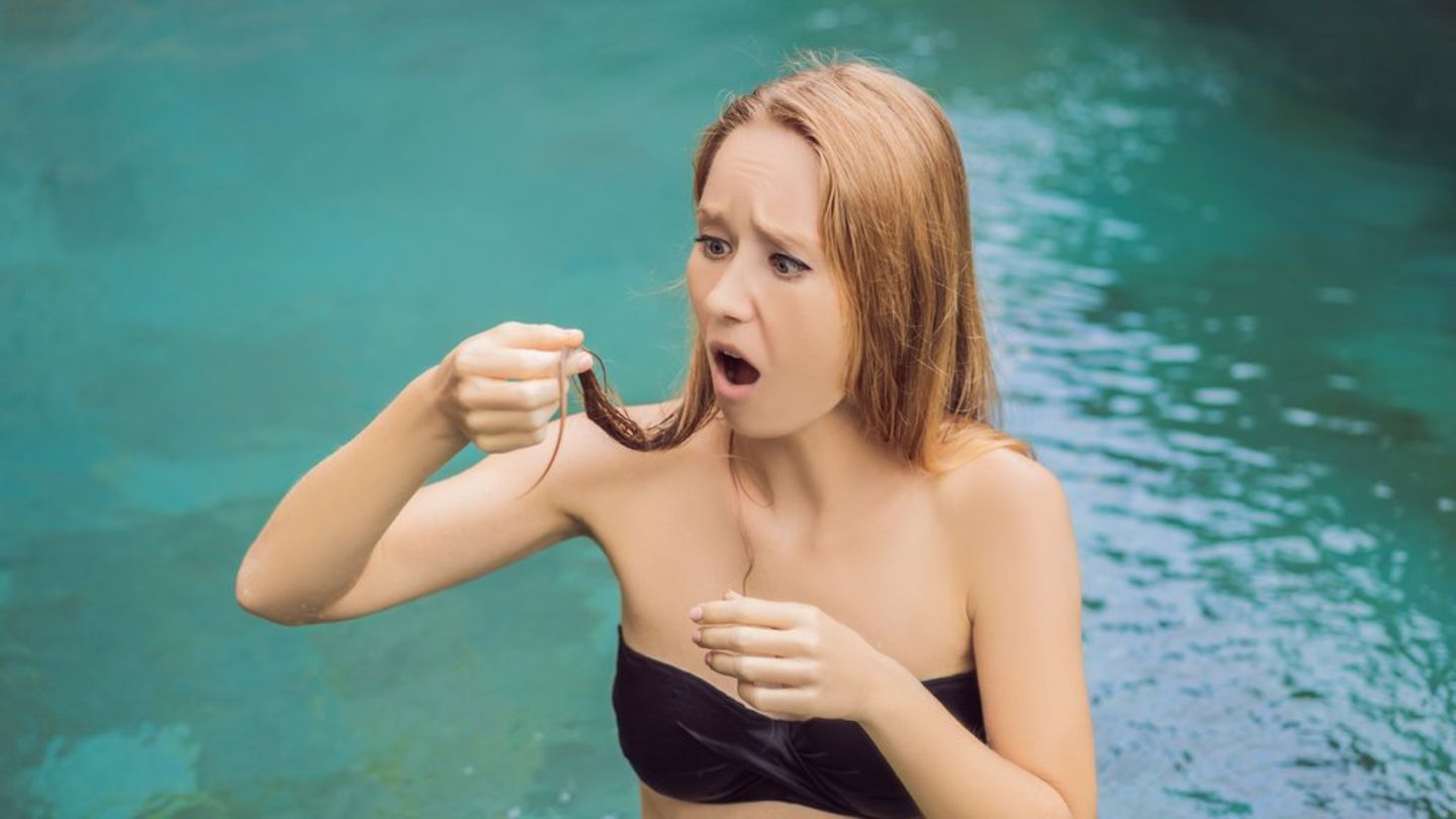 Strapazierte Haare nach dem Schwimmen: So kann man sie retten