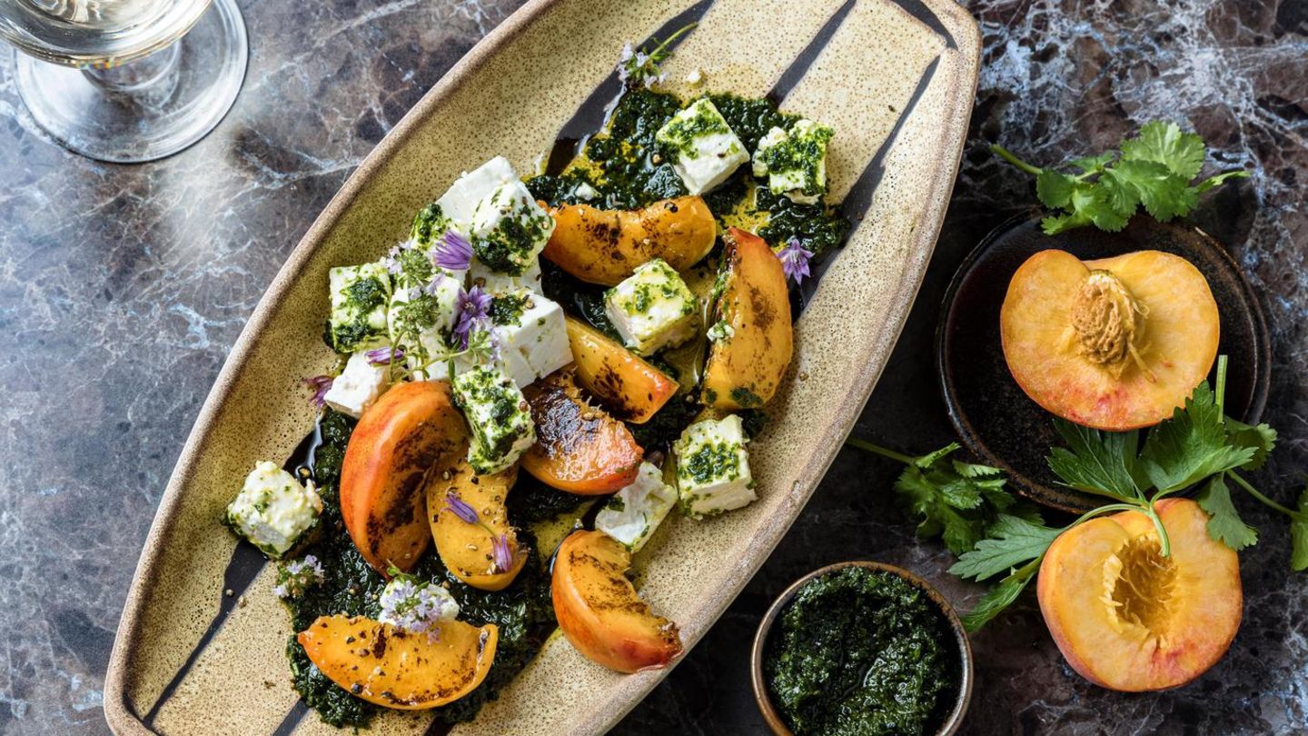 stern-Küche: Warum Feta, Pfirsich und Pesto perfekt zusammenpassen