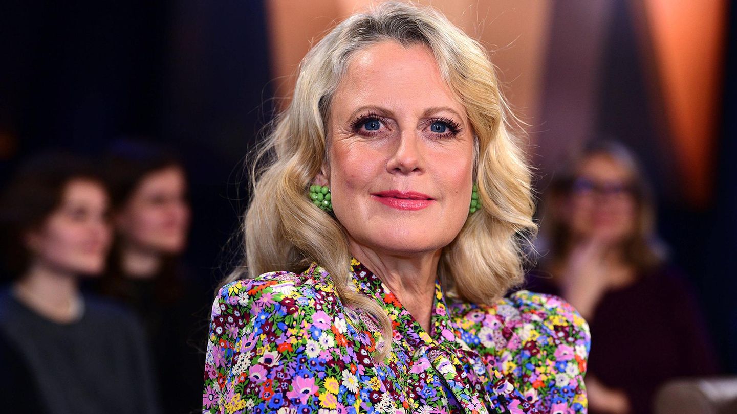 TV-Moderatorin : „Ich würde das Internet streichen“: Barbara Schöneberger fürchtet sich vor KI
