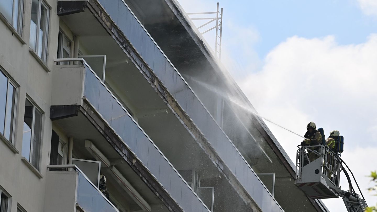 Antwerp: Several dead in fire in apartment building