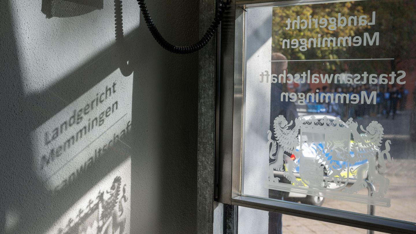 Behinderteneinrichtung misshandlungs-vorwürfe: ermittlungen gegen mitarbeiter von behinderteneinrichtung 2026 02 nxxzm7kypjv10axs2048jpeg f952d64072379024 behinderteneinrichtung verdacht auf misshandlung, interne konflikte und ermittlungen bei einer überregional tätigen einrichtung zur... Iustitia. Bg misshandlungs-vorwürfe: ermittlungen gegen mitarbeiter von behinderteneinrichtung 2026 2026-07-02 13:15:53 iustitia. Bg - gerechtigkeit behinderteneinrichtung