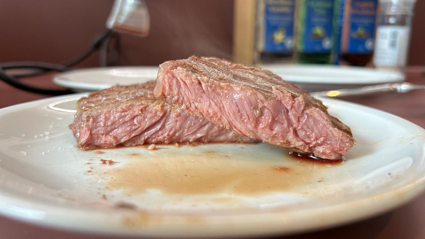 Und der Ninja Woodfire bekommt unser Fleisch genau medium hin