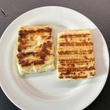 Für den Grillkäse eignet sich der WMF Lono Master dagegen ideal