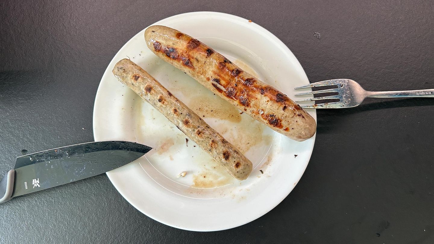 Runde eine halbe Stunde haben wir auf die Bratwurst gewartet. Das Ergebnis war enttäuschend