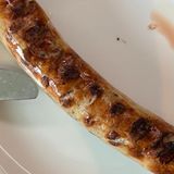 Knackig braun soll eine Bratwurst aussehen. Der Weber-Grill bietet wahres Grillgefühl