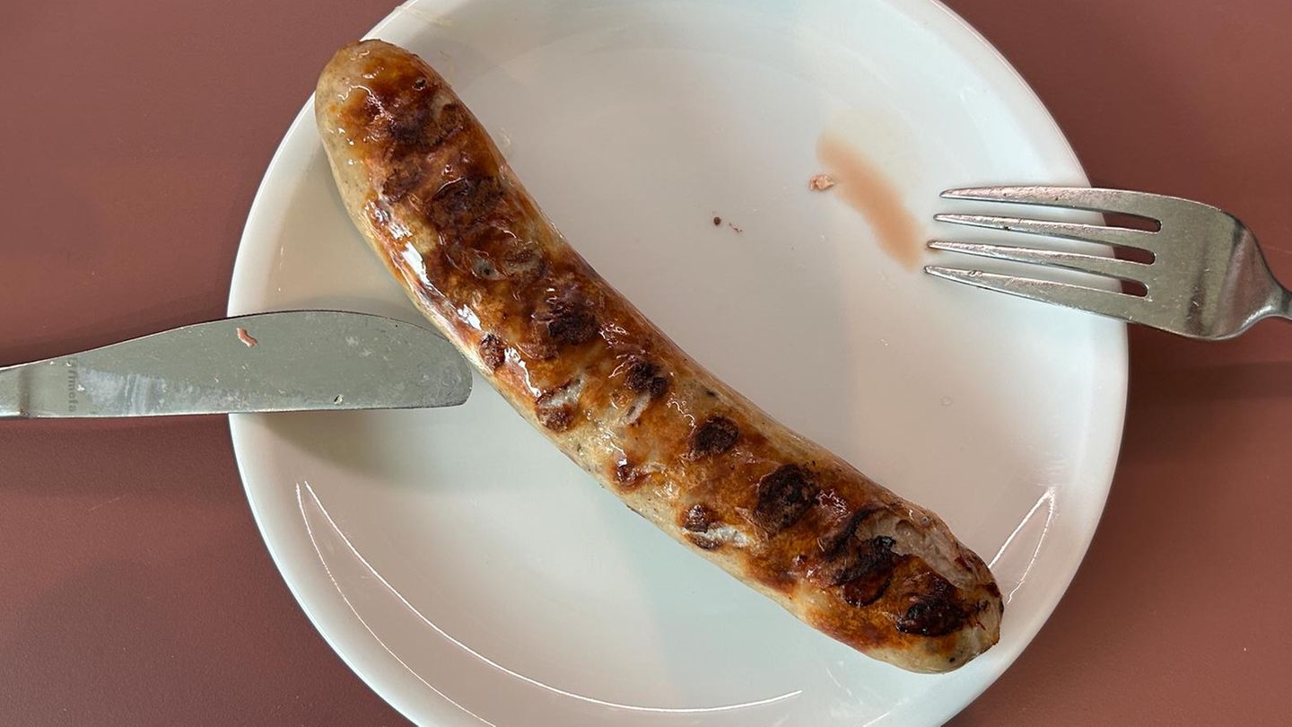 Knackig braun soll eine Bratwurst aussehen. Der Weber-Grill bietet wahres Grillgefühl