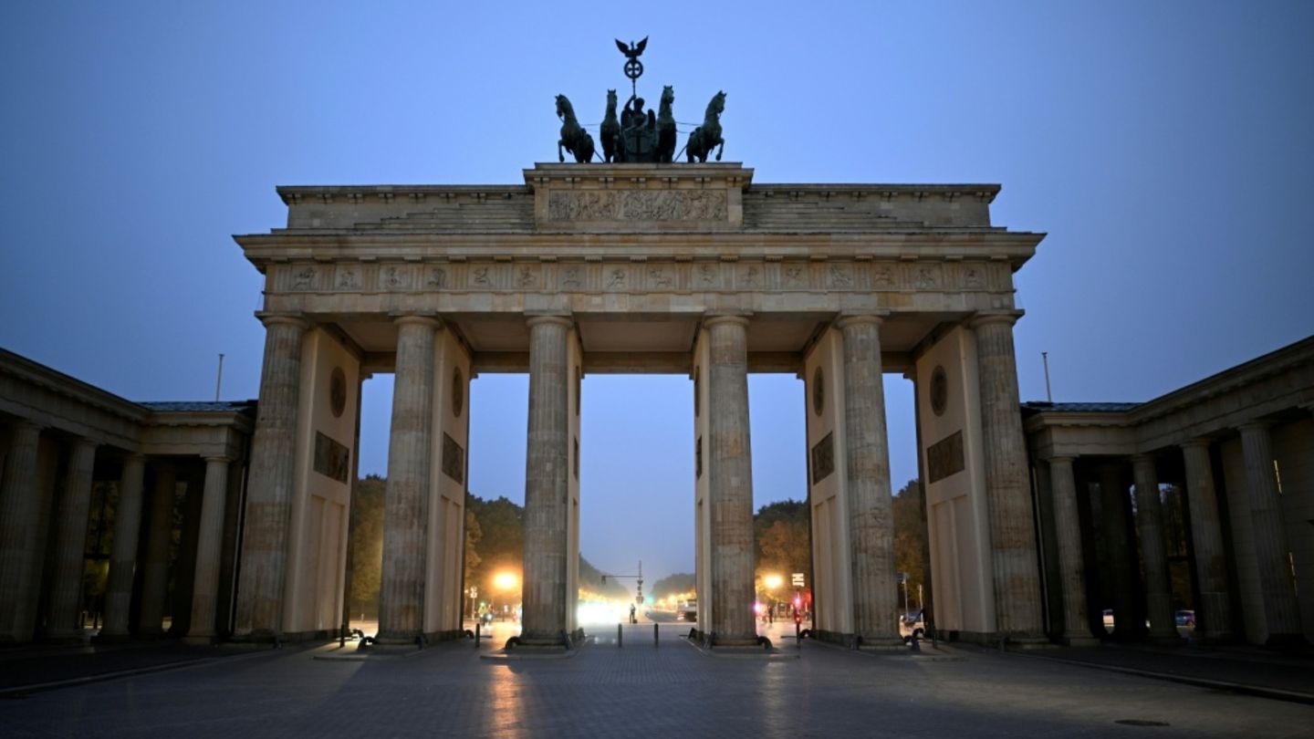 Brandenburger Tor wird zum 250. Geburtstag der Vereinigten Staaten angestrahlt