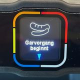 Das kleine Display zeigt an, wie durch Wurst & Co. sind. Der Pfeil läuft im Uhrzeigersinn