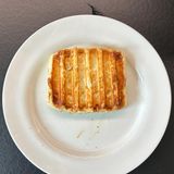 Der Grillkäse gelingt perfekt. Wir haben ihn aber auch im Auge behalten