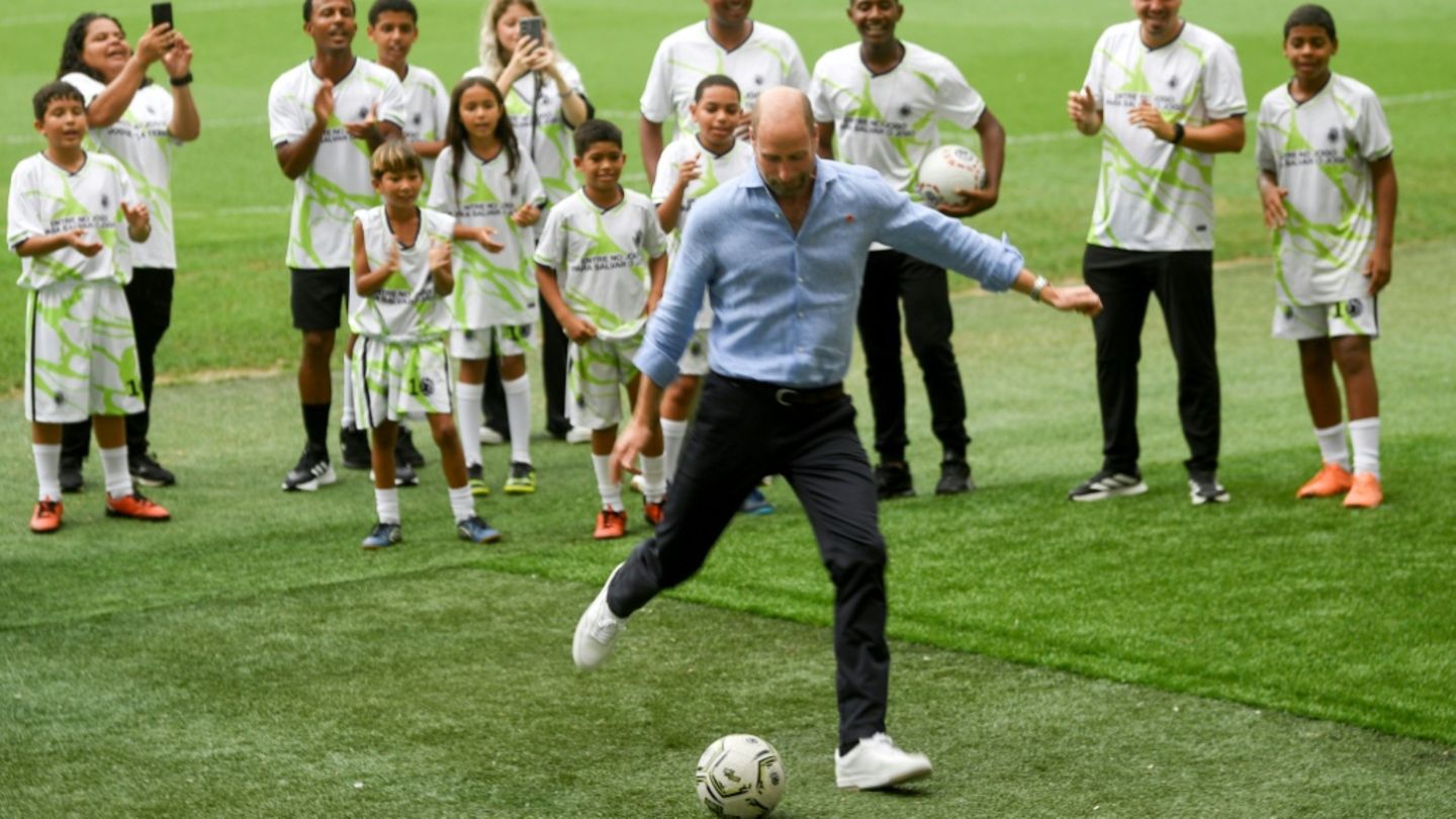 Prinz william enthüllt: könig charles iii. „hasst fußball“ 2026 - iustitia. Bg - gerechtigkeit Ball prinz william enthüllt: könig charles iii. „hasst fußball“ 2026 04 prinz william beim fussball 00cc8377f65cb507 ball dies dürfte die millionen englischen fußball-fans nicht entzücken: inmitten der weltmeisterschaft hat prinz william... Iustitia. Bg prinz william enthüllt: könig charles iii. „hasst fußball“ 2026 2026-07-04 00:26:19 iustitia. Bg - gerechtigkeit ball
