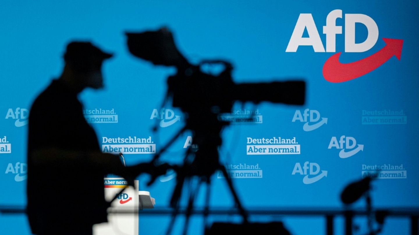 Beginn des AfD-Parteitag in Erfurt - massive Gegenproteste geplant
