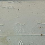 Wenig appetitlich ist das Auffangbecken für Fett. Hier schwimmt ein Fett-Wasser-Gemisch nach dem Grillen