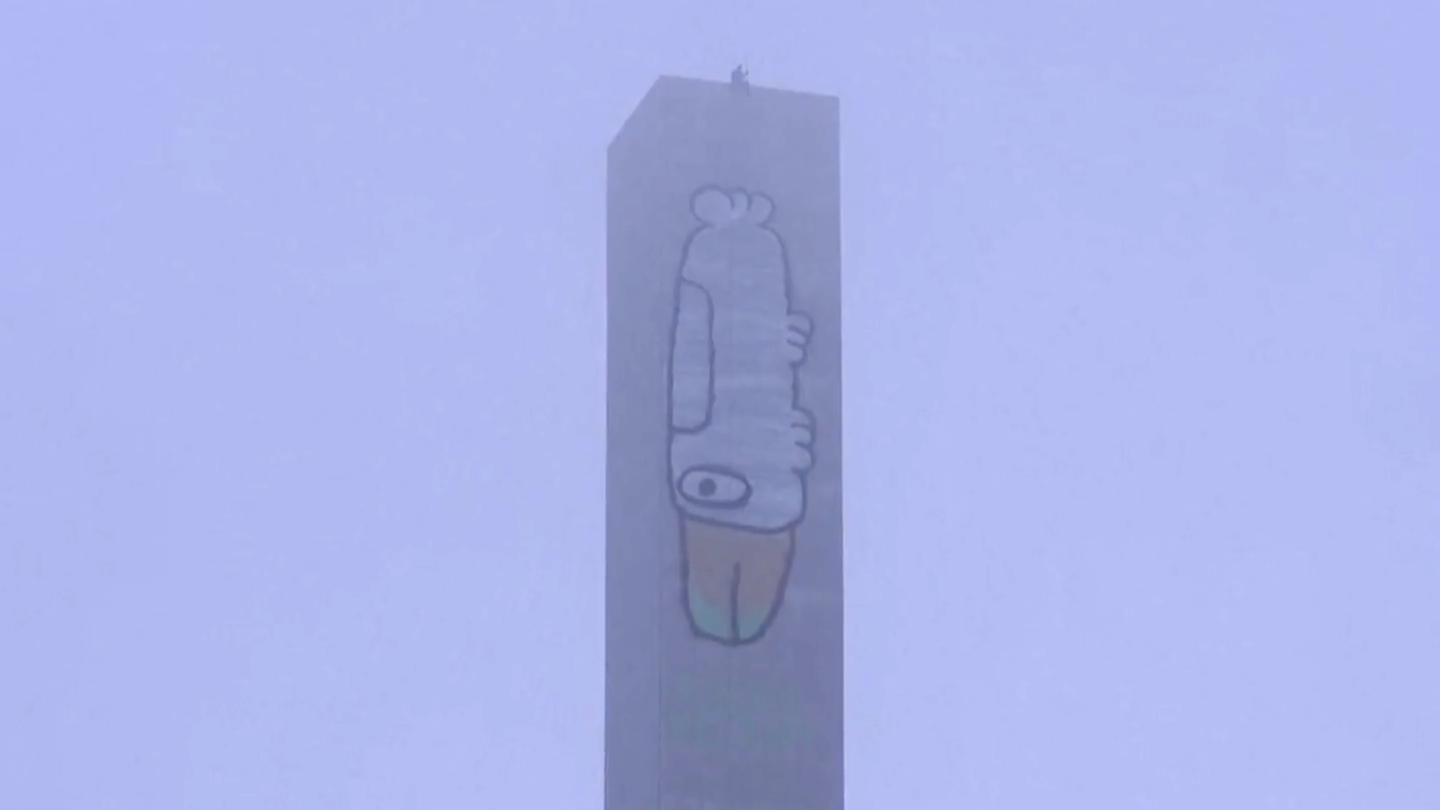 Graffiti-Sprayer ärgert Polizei in 140 Metern Höhe