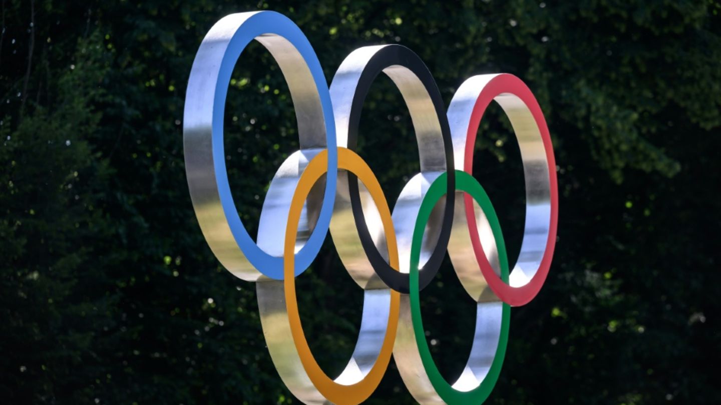 IOC: Russische Mannschaftssportler dürfen wieder an Olympia teilnehmen - ohne Flagge