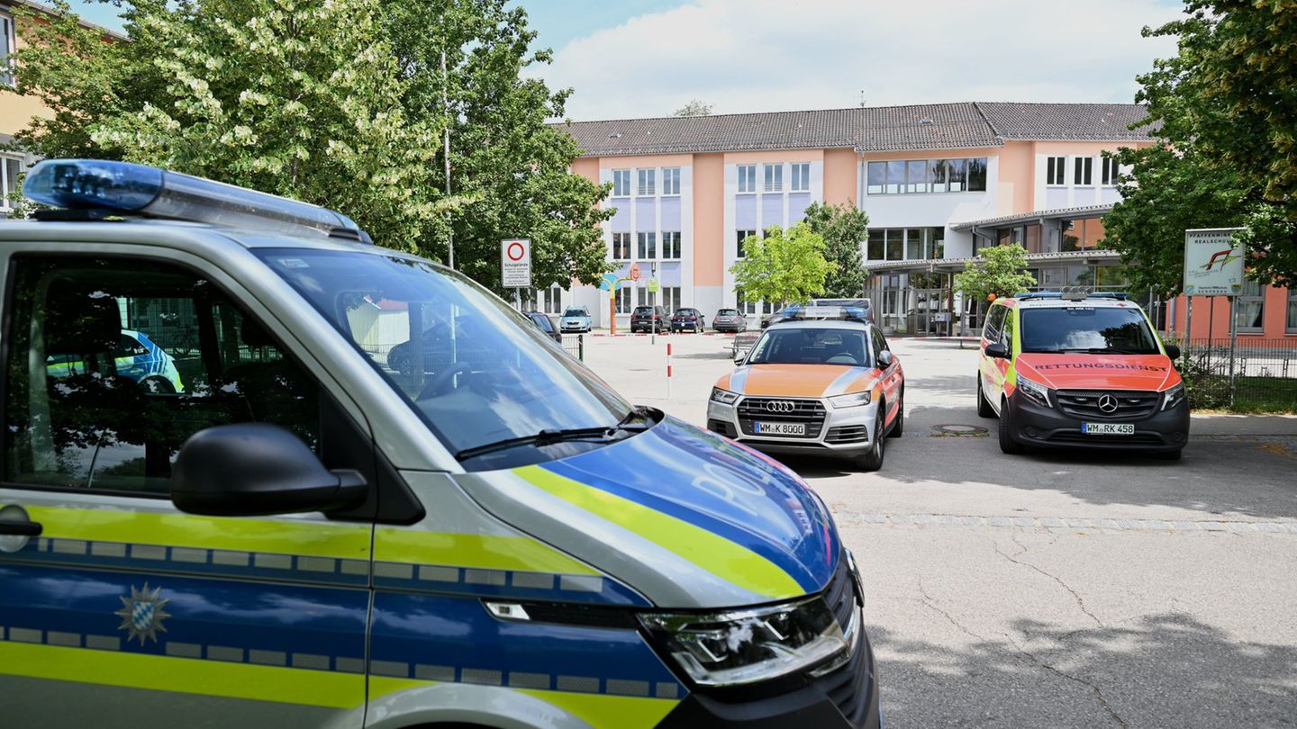 Polizeieinsatz in Oberbayern: Gewalttat an Gymnasium: Was wir wissen und  was nicht | STERN.de